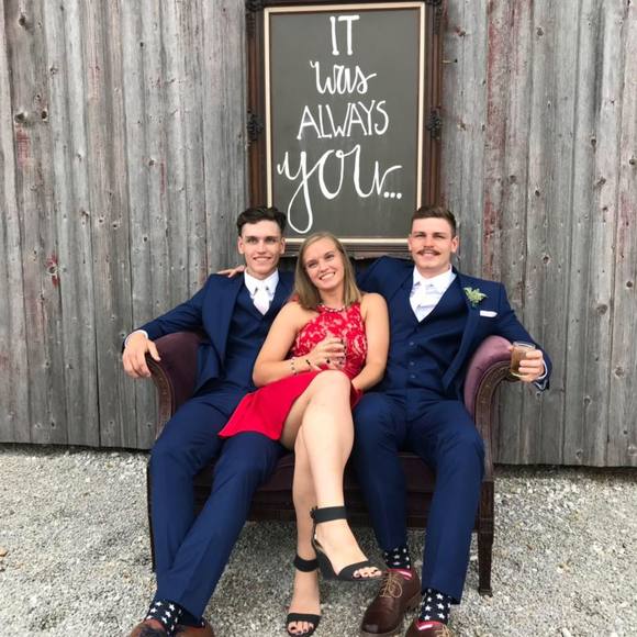 Meet your Posher, Caroline - Picture 1 of 1